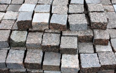 Прочность брусчатки: какой вес она может выдержать